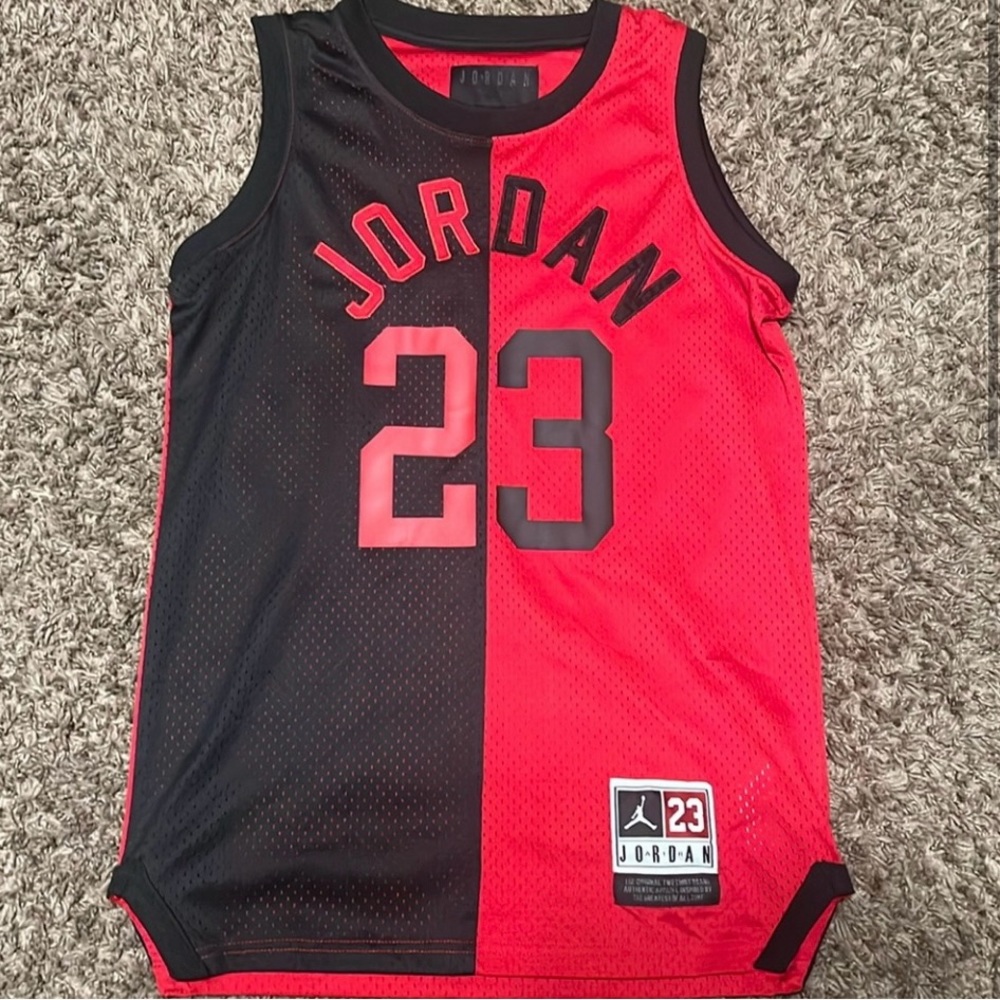 Jordan #23 Black and white jersey hn